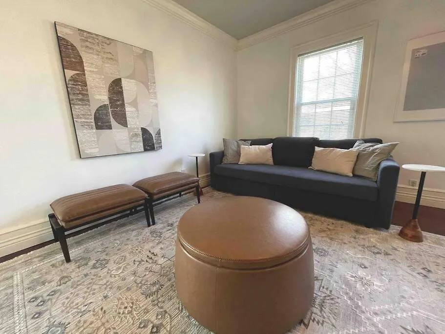 C&J Signature Stays Downtown Apartment Morristown