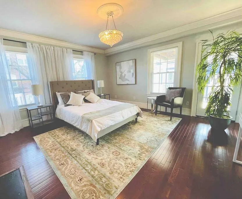 C&J Signature Stays Downtown Apartment Morristown